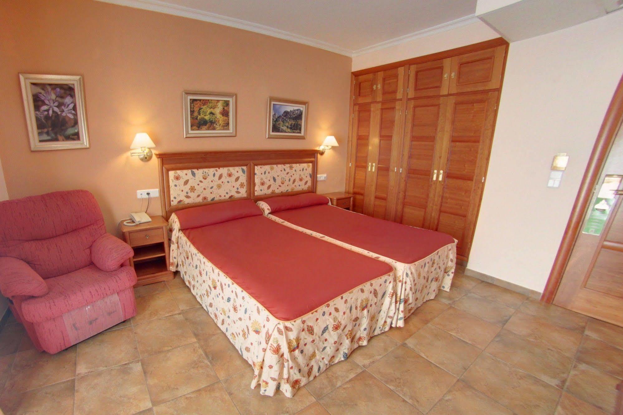 Hotel Balneario Parque De Cazorla Arroyo Frio Bagian luar foto
