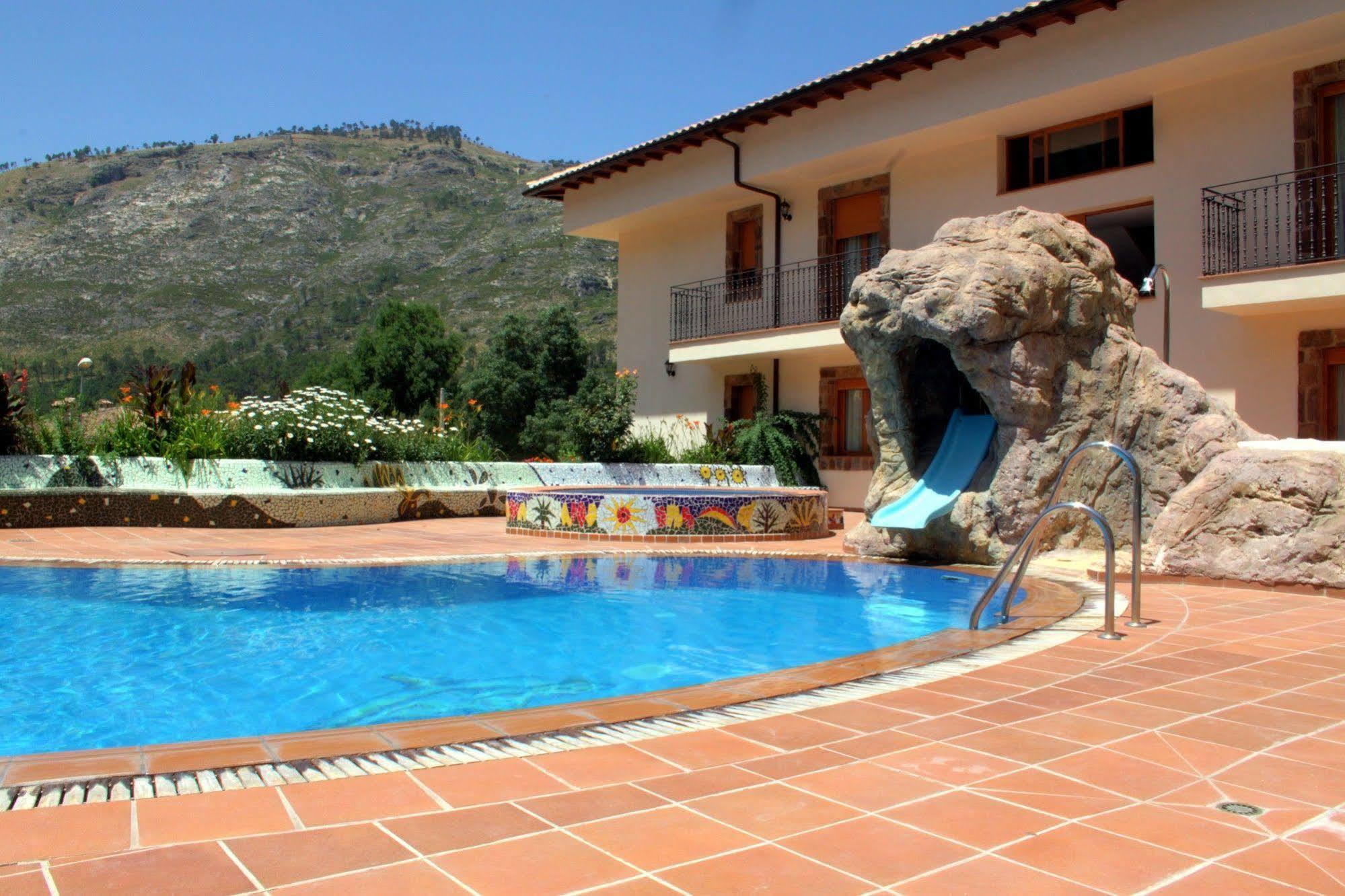 Hotel Balneario Parque De Cazorla Arroyo Frio Bagian luar foto