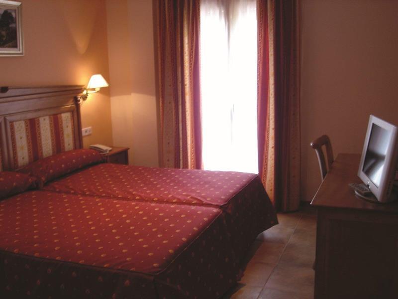 Hotel Balneario Parque De Cazorla Arroyo Frio Bagian luar foto